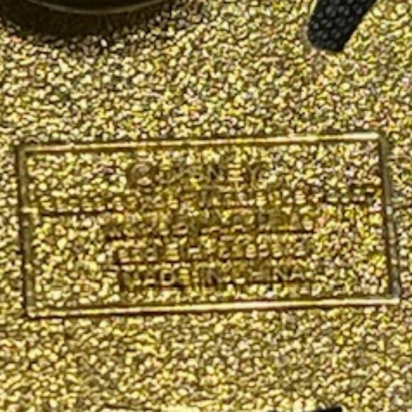 Tigger from Winnie the Pooh St. Patrick's Day 2002 Lapel Hat Vest Pin 1.25" - Picture 16 of 16